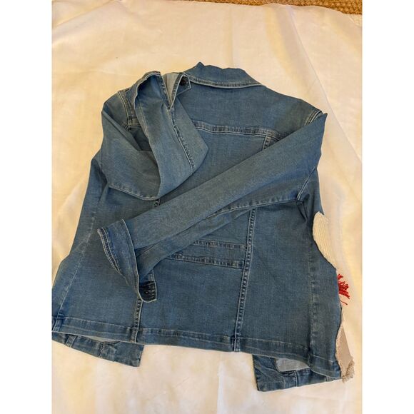 Upcycled Denim Jacket with Linen Floral Appliqué – Lost Petal Linens (M) - Picture 10 of 12